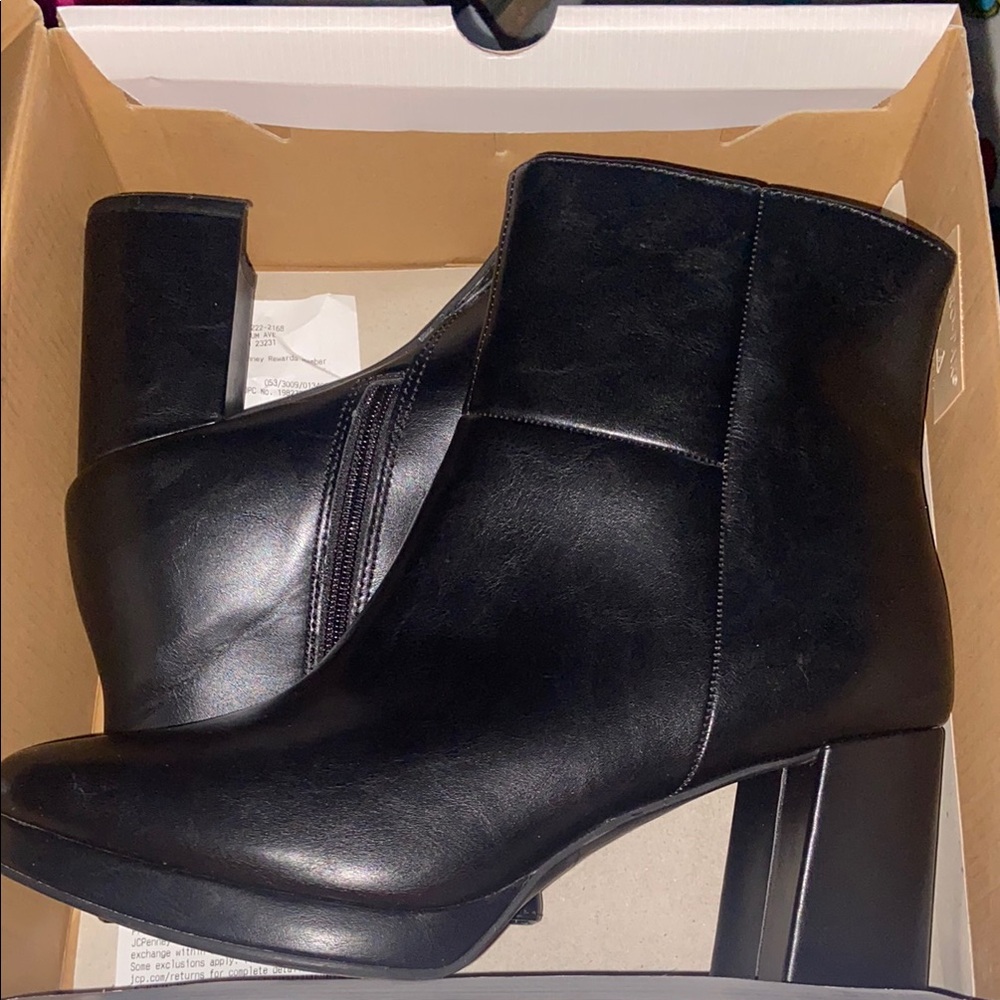Worthington Black Ankle Boots with Classic Silhouette